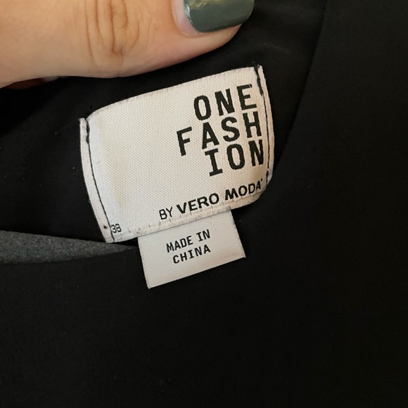 Vero Moda Black Mini Dress - Picture 3 of 4